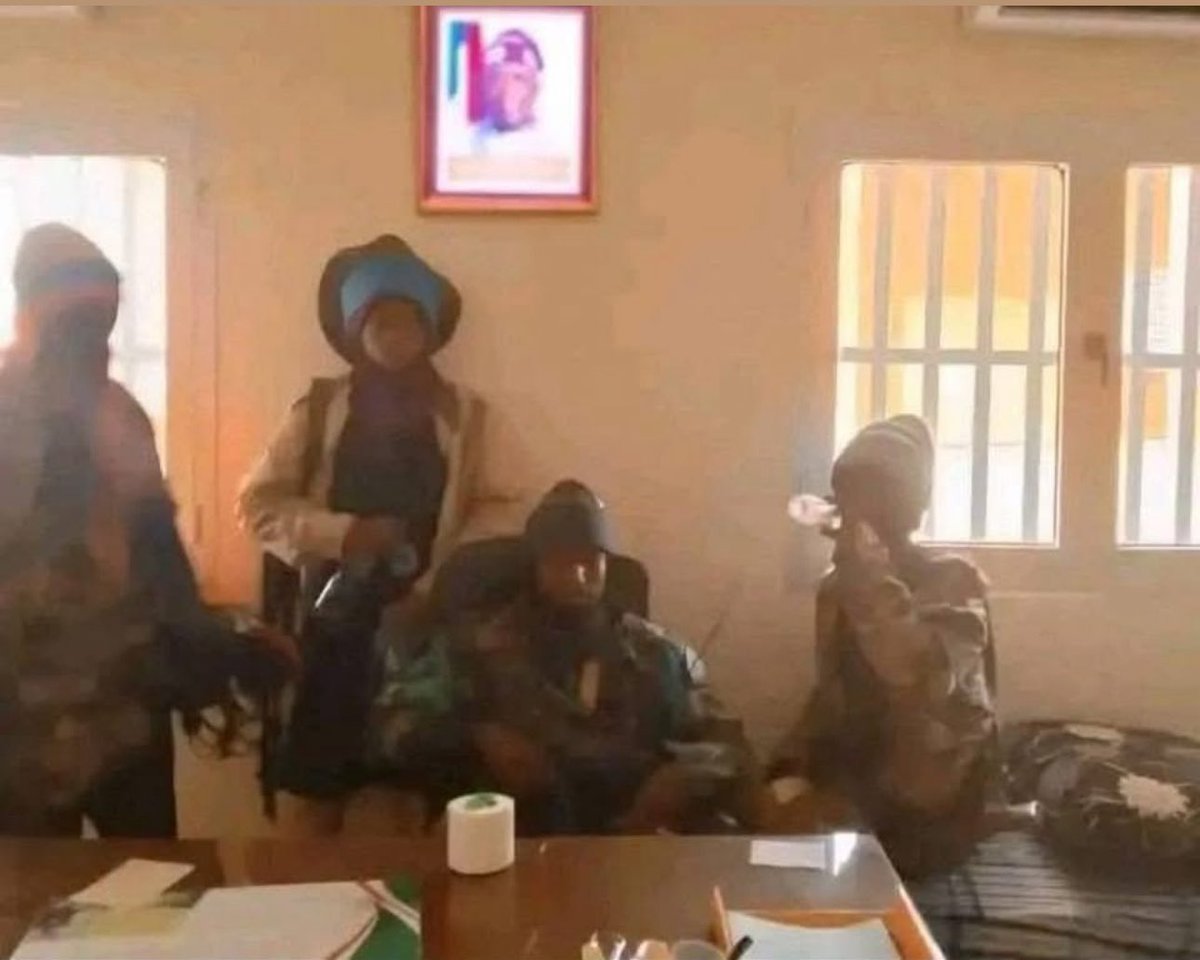 DepecheAES's tweet photo. 🚨📢

L’image qui circule actuellement sur les réseaux sociaux est fausse. Elle n’a pas été prise cette année, ni au Burkina Faso.

Ce sont des images véhiculées par les terroristes, les apatrides et leurs communicants à des fins de propagande et de manipulation.
Restons 1/2 https://t.co/aDzDa09D4g