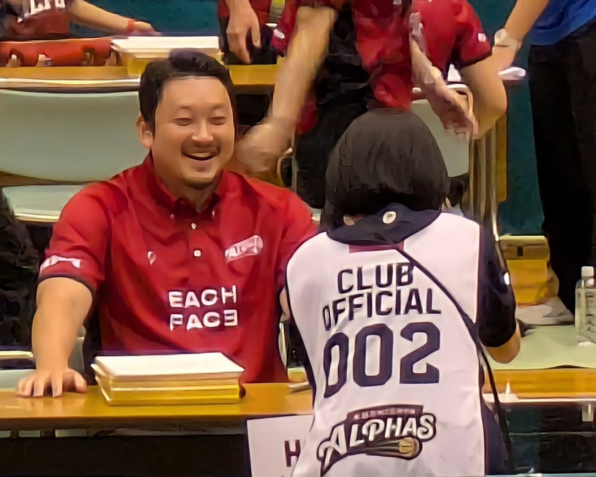 #越谷アルファーズ　#安斎竜三
堅信＆市場くんが離れてしまうのは本当に残念だけど・・・
それ以上に来年は、親分のこんな笑顔をたくさん見たいと思う所存です🙇