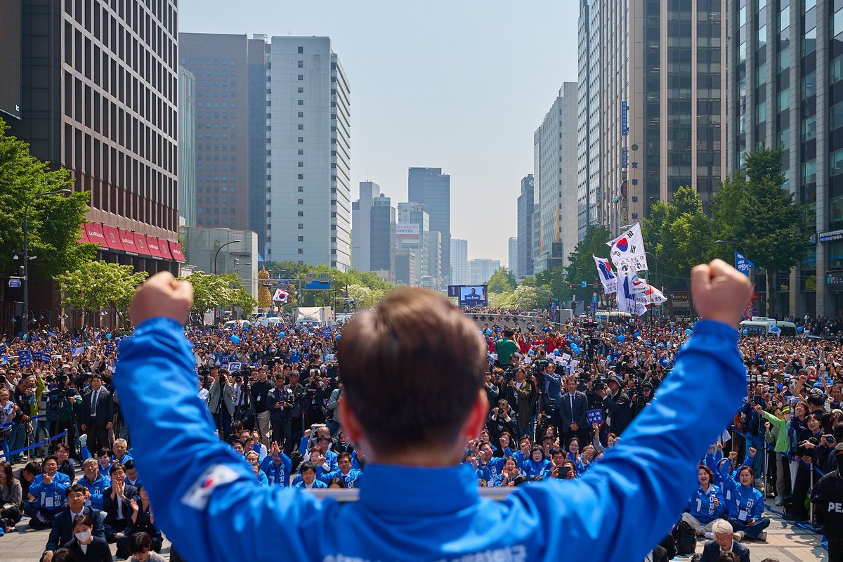 이제 대한민국은 그 어느 때보다 
더 위대하고, 더 강하고, 
더 넓고, 더 아름다워질 것입니다.

#이제부터진짜대한민국 #지금은이재명