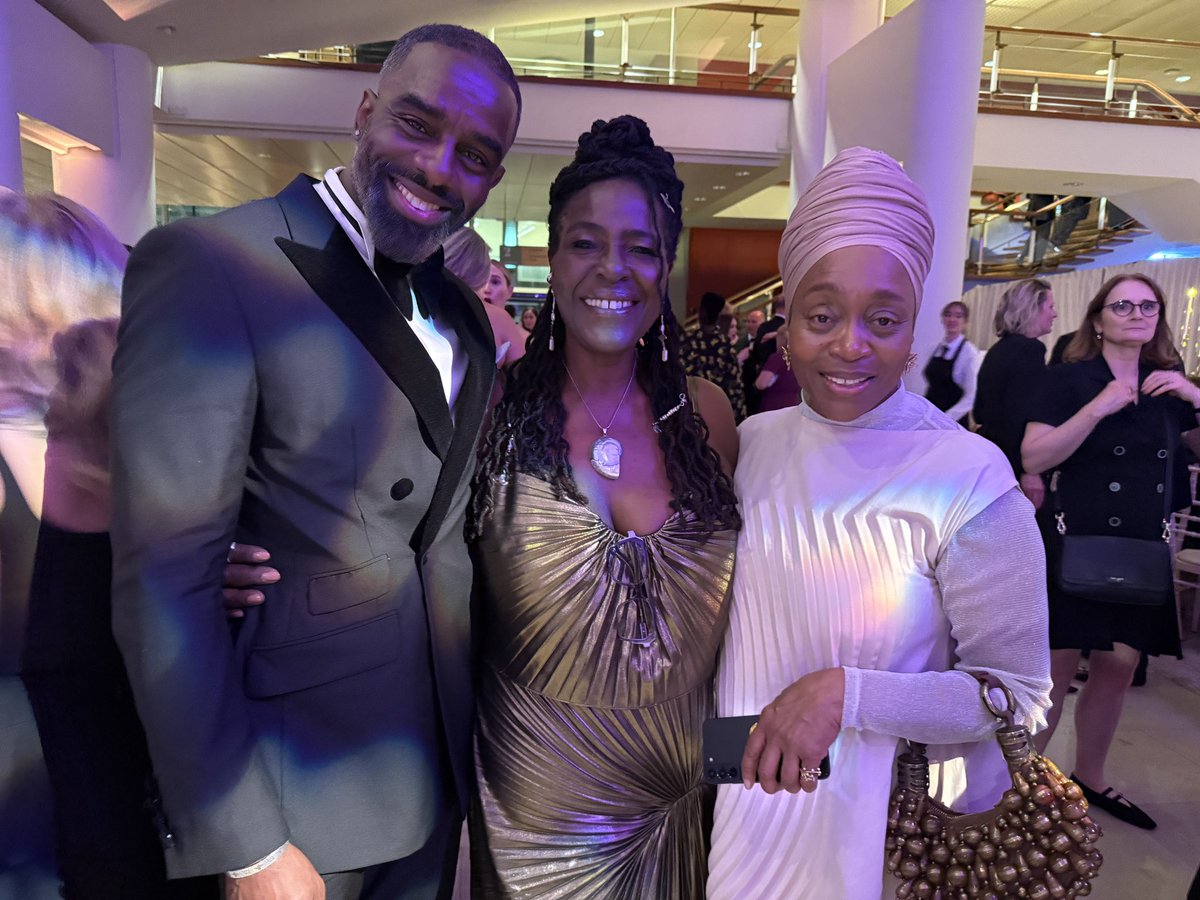 Charles (chucky) Venn (@chuckyvenn) on Twitter photo About yesterday…
We came back empty-handed this time round but bring on next year!!!👀🤲🏾💯❤️
@bafta <a href="/barneywalsh/">Barney Walsh</a> #casualty <a href="/LizaMellody/">Liza Mellody</a> About yesterday…
We came back empty-handed this time round but bring on next year!!!👀🤲🏾💯❤️
@bafta <a href="/barneywalsh/">Barney Walsh</a> #casualty <a href="/LizaMellody/">Liza Mellody</a>