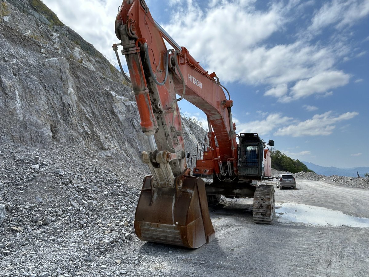 worldwidejp_inc's tweet photo. Hitachi ZX870LCR(2011year 16,000hr)

Please contact us if you are interested📩

Location #Saitama #Japan

✔️WhatsApp: +81-90-6183-0216
✔️LINE: https://t.co/2hV4AKZGAs
✔️Website: https://t.co/unurBNJluj
✔️Mail: worldwidejapaninc@gmail.com

#hitachi #zx870 #hitachizx870 #excavator https://t.co/2mUTVutpsZ