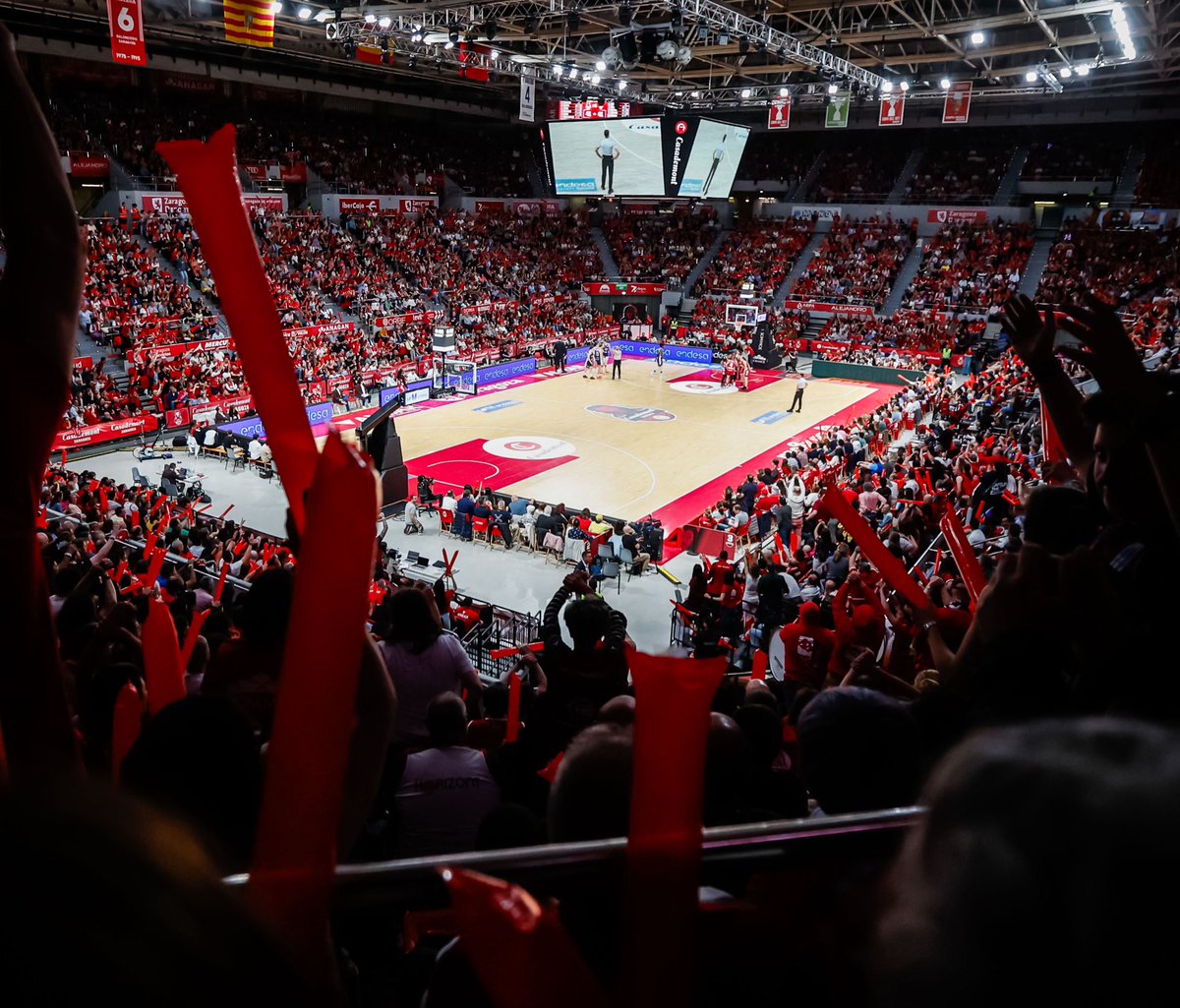 10.857 personas en el pabellón
195.000 espectadores en Aragón TV

Zaragoza está siendo clave en el crecimiento del deporte femenino.

Qué locura de cifras 😍🔥