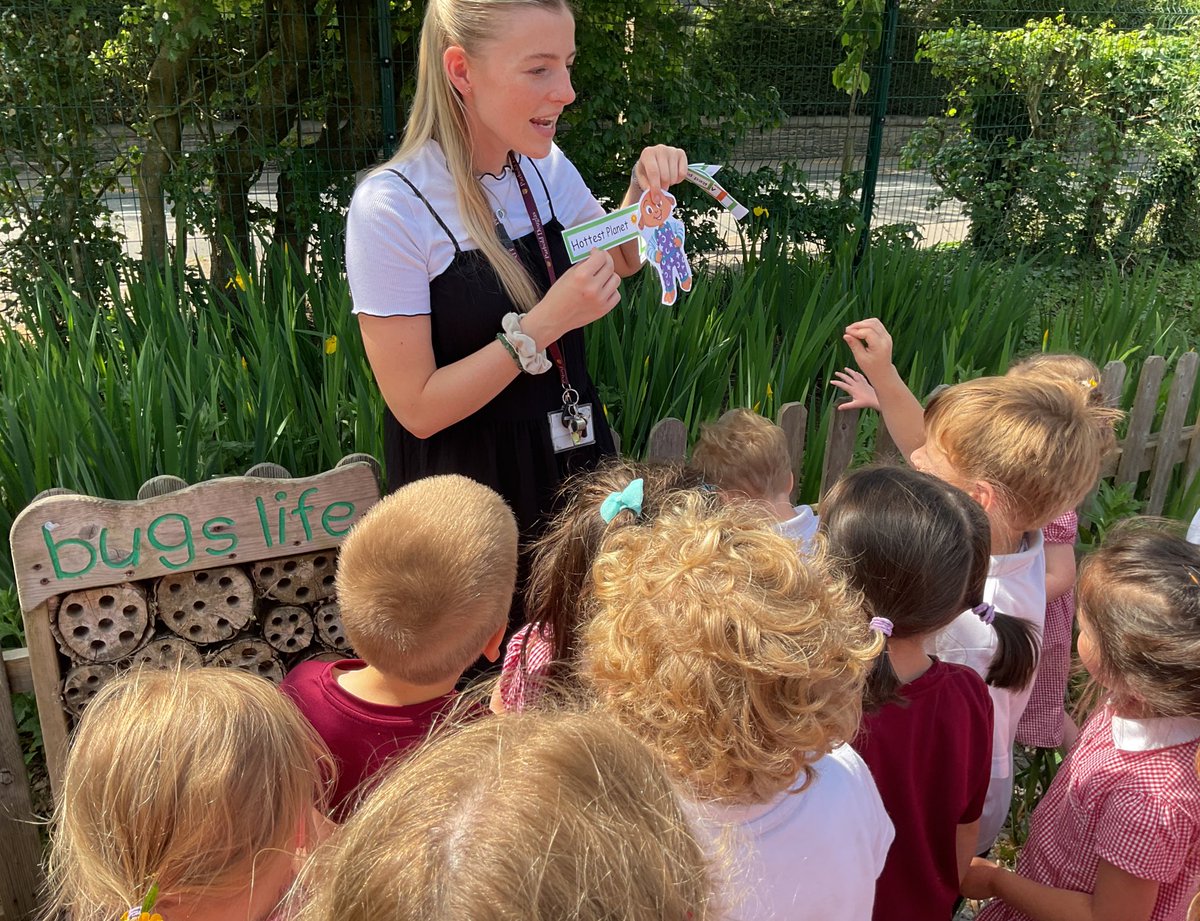 PDA_Rec's tweet image. We have had lots of fun this afternoon going on a planet hunt to find our class alien. We had to remember the properties of each planet and work together as a team to find them😁 #pdascience