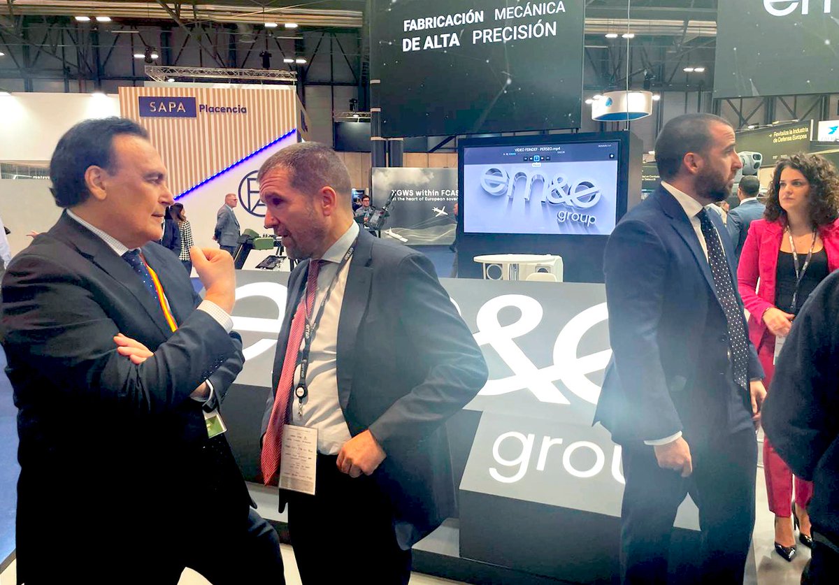 Consejería Universidad, Investigación e Innovación (@universidadand) on Twitter photo 🤝 El consejero <a href="/GoVillamandos/">José Carlos Gómez Villamandos</a> y Javier Escribano, presidente de <a href="/emegroup_/">EM&E Group</a>, se reúnen en #FEINDEF25 para analizar los desafíos del sector y el papel de #Andalucía como hub de innovación en #defensa y #seguridad. 🤝 El consejero <a href="/GoVillamandos/">José Carlos Gómez Villamandos</a> y Javier Escribano, presidente de <a href="/emegroup_/">EM&E Group</a>, se reúnen en #FEINDEF25 para analizar los desafíos del sector y el papel de #Andalucía como hub de innovación en #defensa y #seguridad.