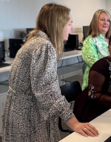 PeteJamiesonDWP's tweet photo. Great work in Stockport, Schools Advisor Michelle and Employer Advisor Ashley supporting @TSCG_CollegeGrp delivering a Jobs and Careers Service to help young people realise their career aspirations and move into work.  Why not drop in to the #FridayJobClub. Fantastic job ladies🤩 https://t.co/JSGvJEDbmf