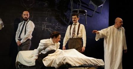 Cultura Castilla y León (@culturacyl) on Twitter photo 🎭 <a href="/teatrodefondo/">Teatro Defondo</a> nos cuenta en 'Señora Einstein' la historia de talento, lucha y amor de Mileva Maric.
📍 Ciudad Rodrigo #Salamanca
📆 Hoy a las 20:30 h
tinyurl.com/58tt9hew 🎭 <a href="/teatrodefondo/">Teatro Defondo</a> nos cuenta en 'Señora Einstein' la historia de talento, lucha y amor de Mileva Maric.
📍 Ciudad Rodrigo #Salamanca
📆 Hoy a las 20:30 h
tinyurl.com/58tt9hew