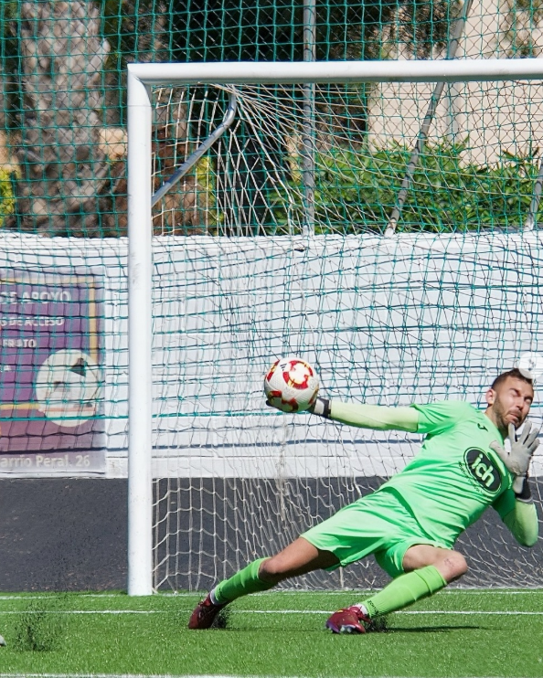 Marc Aznar. Para muchos es considerado como el portero de más cualidades del torneo. De planta también imponente, con buena toma de decisiones y nivel técnico, además de trabajador y serio en el entrenamiento invisible. Buena temporada la del lorquino
