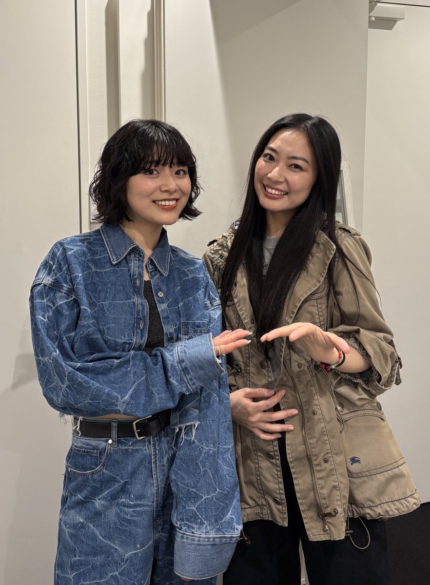 ＼ 渋谷GRITありがとう!!🗼／

音に溺れた〜〜大好きなライブハウス！🪩

1.理想的ガール
2.センチメンタルとホットコーヒー
3.君の街
4.バター
5.0.0004%のキセキ
6.晴れ、時々風まかせ

オリジナル曲ぜひ聴いてね🌘
orcd.co/natsuki_kawani…

ご一緒したHIKKAさんと🤳
歌声素敵すぎました(；；)✨️