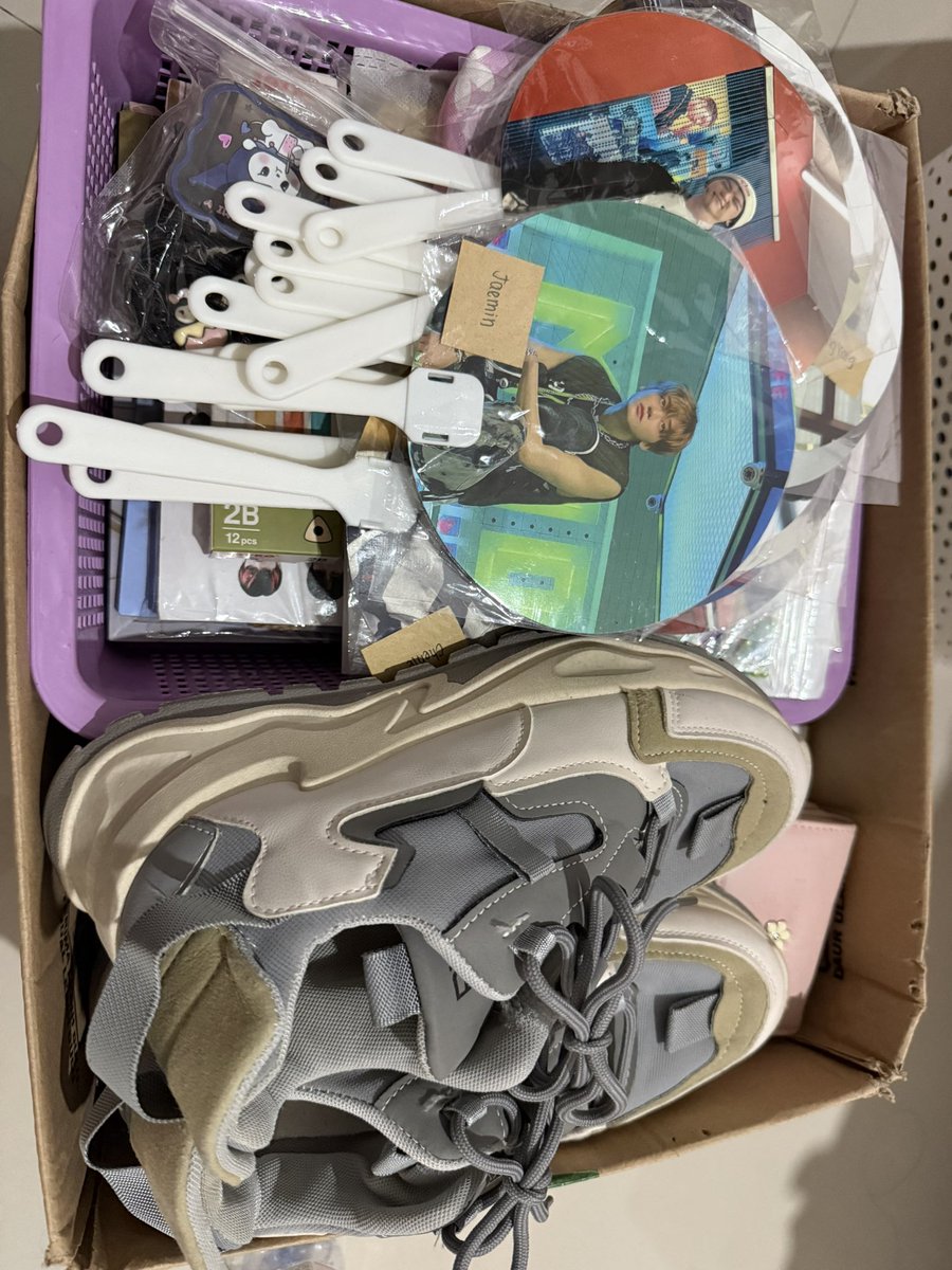 nimurariki's tweet photo. -preloved bongkaran-
: palugada ~ apa lu mau gua ada heheh✌️

💸 start 10k-150k (ada yang gratis juga)
📍bogor
🍊adm. 10%
📝 keep (depo) / split / bisa manual j&amp;t

#zonauang 
ada baju, celana, tas, makeup, kpop (nct), buku, dll palugada ok👌
harga dan minus tertera, info bisa dm! https://t.co/6CaJoy1GO6