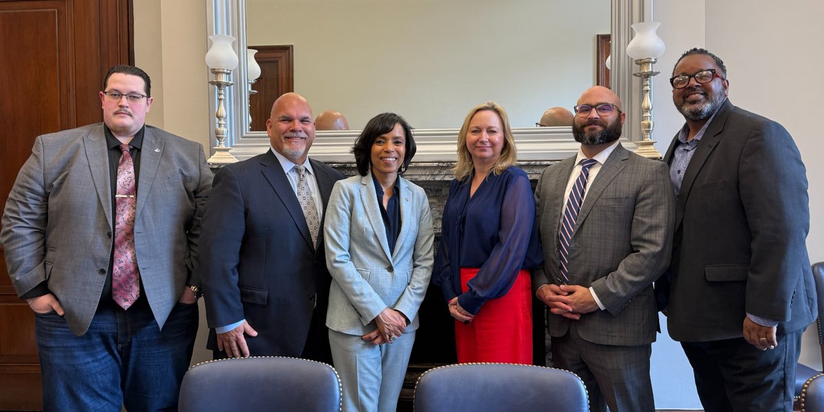 Our VP of Business Development, Kevin Somerville, along with other credit union leaders, met with U.S. Sen. Angela Alsobrooks last week to discuss issues impacting credit unions. We were thrilled to be a part of this and to ensure credit unions continue to be member-focused.