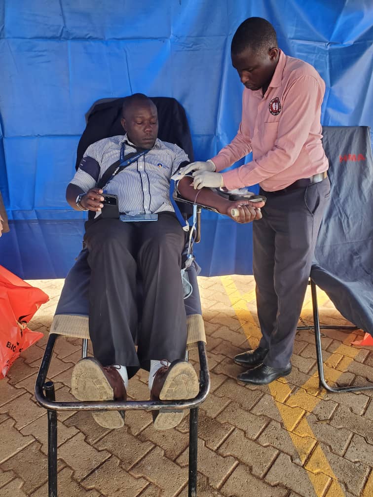 Faluku (@lfalukulwere) on Twitter photo Donate blood today at;
-Acacia Factory Kawanda
-Kayunga Mkt
-Bbaale
-Kayunga Hopt
-Kitubulu
-Katabi Busambaga
<a href="/KEE_UG/">Kampala Entebbe Expressway</a> <a href="/UWEC_EntebbeZoo/">UWEC</a> <a href="/RCEntebbe/">Rotary Club Of Entebbe (D9214)</a> <a href="/kitubulucbo/">Kitubulu Child Rights Inititiave Katabi ,Entebbe</a> <a href="/KitubuluMasjid/">Kitubulu masjid Construction</a> <a href="/unrsce/">UN Regional Service Centre Entebbe (RSCE)</a> <a href="/EntebbeTown/">Entebbe Town Tourism</a> <a href="/ClubKayunga/">KayungaCommunityClub</a> <a href="/KayungaUnited/">Bugerere United/ Uganda Sports Arena FC</a> <a href="/NamagabiSecSch/">Namagabi Secondary School - Kayunga</a> <a href="/noornoor848/">kayunga’s finest🧕🏽</a> <a href="/NaroKawanda/">National Agricultural Research Laboratories(NARL)</a> <a href="/ubtsug1/">Uganda Blood Transfusion Service (UBTS)</a> Donate blood today at;
-Acacia Factory Kawanda
-Kayunga Mkt
-Bbaale
-Kayunga Hopt
-Kitubulu
-Katabi Busambaga
<a href="/KEE_UG/">Kampala Entebbe Expressway</a> <a href="/UWEC_EntebbeZoo/">UWEC</a> <a href="/RCEntebbe/">Rotary Club Of Entebbe (D9214)</a> <a href="/kitubulucbo/">Kitubulu Child Rights Inititiave Katabi ,Entebbe</a> <a href="/KitubuluMasjid/">Kitubulu masjid Construction</a> <a href="/unrsce/">UN Regional Service Centre Entebbe (RSCE)</a> <a href="/EntebbeTown/">Entebbe Town Tourism</a> <a href="/ClubKayunga/">KayungaCommunityClub</a> <a href="/KayungaUnited/">Bugerere United/ Uganda Sports Arena FC</a> <a href="/NamagabiSecSch/">Namagabi Secondary School - Kayunga</a> <a href="/noornoor848/">kayunga’s finest🧕🏽</a> <a href="/NaroKawanda/">National Agricultural Research Laboratories(NARL)</a> <a href="/ubtsug1/">Uganda Blood Transfusion Service (UBTS)</a>