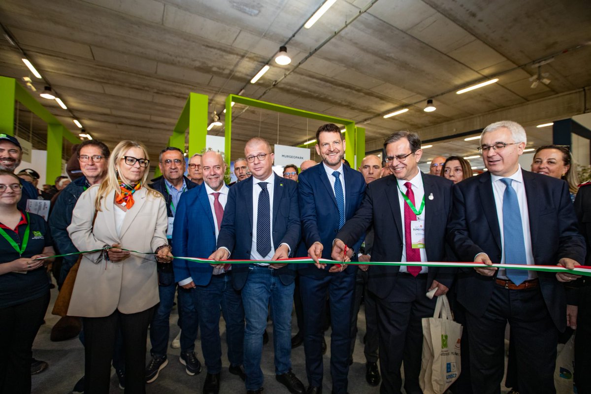 Italy at UNESCO (@italyatunesco) on Twitter photo The Permanent Delegate, Ambassador Liborio Stellino, took part in BioDIVERSA, an event dedicated to the <a href="/UNESCO/">UNESCO 🏛️ #Education #Sciences #Culture 🇺🇳</a> Geoparks in Italy and hosted by Murgeopark, the 12th Italian Geopark that officially joined the Global Network a few weeks ago. The Permanent Delegate, Ambassador Liborio Stellino, took part in BioDIVERSA, an event dedicated to the <a href="/UNESCO/">UNESCO 🏛️ #Education #Sciences #Culture 🇺🇳</a> Geoparks in Italy and hosted by Murgeopark, the 12th Italian Geopark that officially joined the Global Network a few weeks ago.