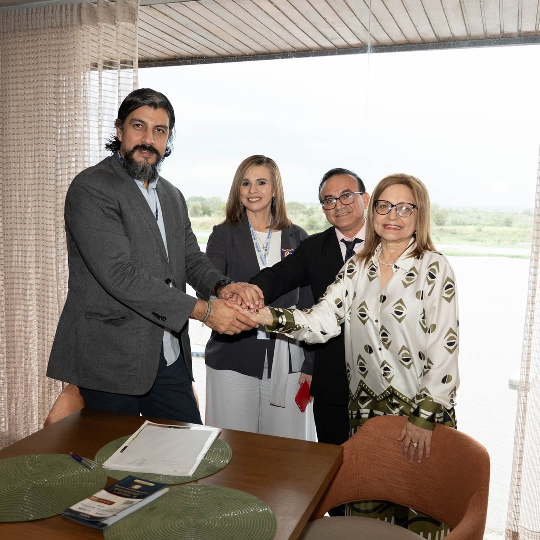 Sociedad_SEMI's tweet image. 📢Hemos participado en el XVII Congreso Paraguayo de Medicina Interna - I World Summit of Internal Medicine bajo el lema “Medio siglo de sabiduría académica y atención humana en #MedicinaInterna”.
🔹Participamos en distintas actividades científicas.
🔹Se realizó un reconocimiento…