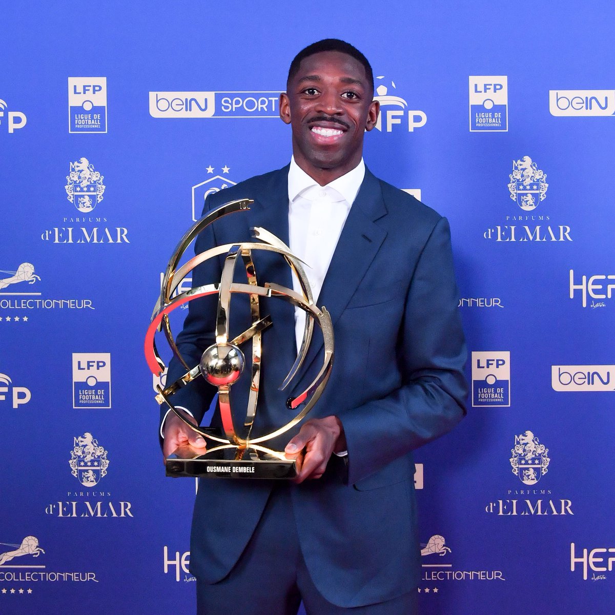 PSG_inside's tweet image. 2⃣8⃣ matches, 2⃣1⃣ buts, 6⃣ passes décisives. 

🏆 Meilleur joueur de @Ligue1 - OUSMANE DEMBÉLÉ