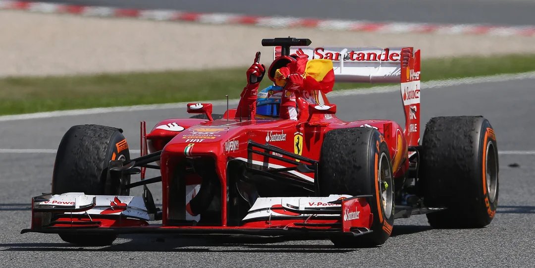 SoyMotor's tweet photo. 🥺Doce años sin ver a Fernando Alonso en lo más alto del podio

🔙El 12 de mayo de 2013 Alonso logró su última victoria hasta la fecha en #F1

❤️Fue en casa, frente a su afición, en uno de los Grandes Premios más especiales en el @Circuitcat_es https://t.co/jLIJBRXbuJ