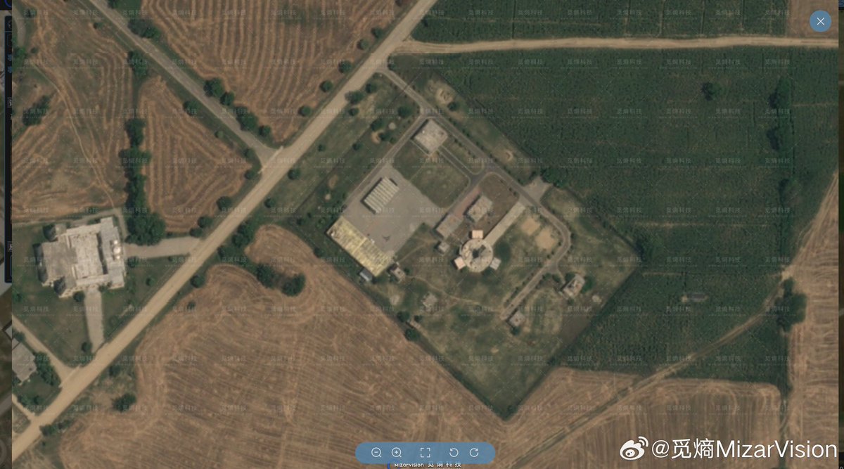 FarooqB90714421's tweet photo. Contrary to IAF's Shitty BDA Assessment, High Resolution Post Strike Imagery of PAF Radar sites released by Chinese Firm Mizarvision appears to show NO signs of burn marks or smoke and NO evidence of any hit whatsoever, Radar shadows are visible.
Pasrur and Chunian Site. https://t.co/iMRuSmn7oq