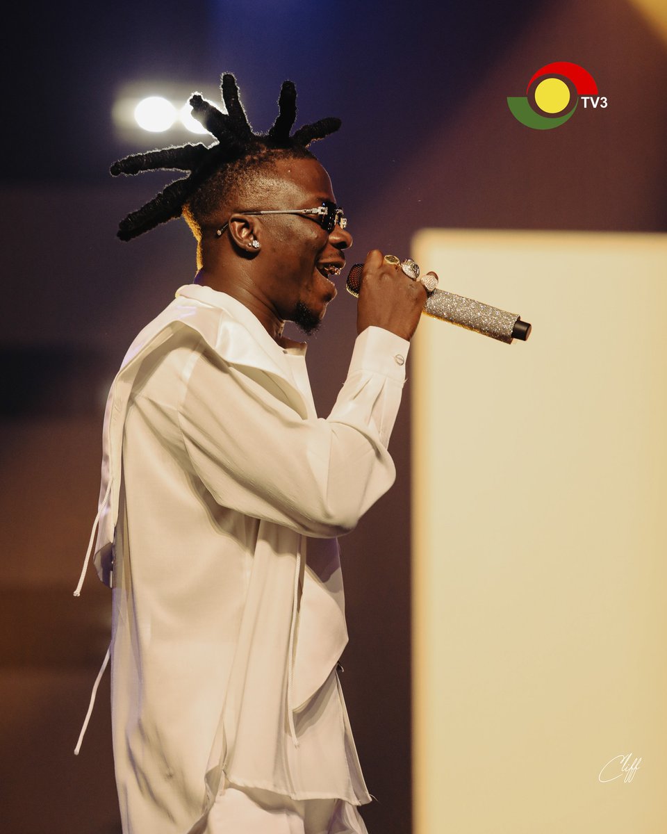 tv3_ghana's tweet photo. 1GAD for a reason!! @stonebwoy 

#TV3GH https://t.co/uVyXV50DLw
