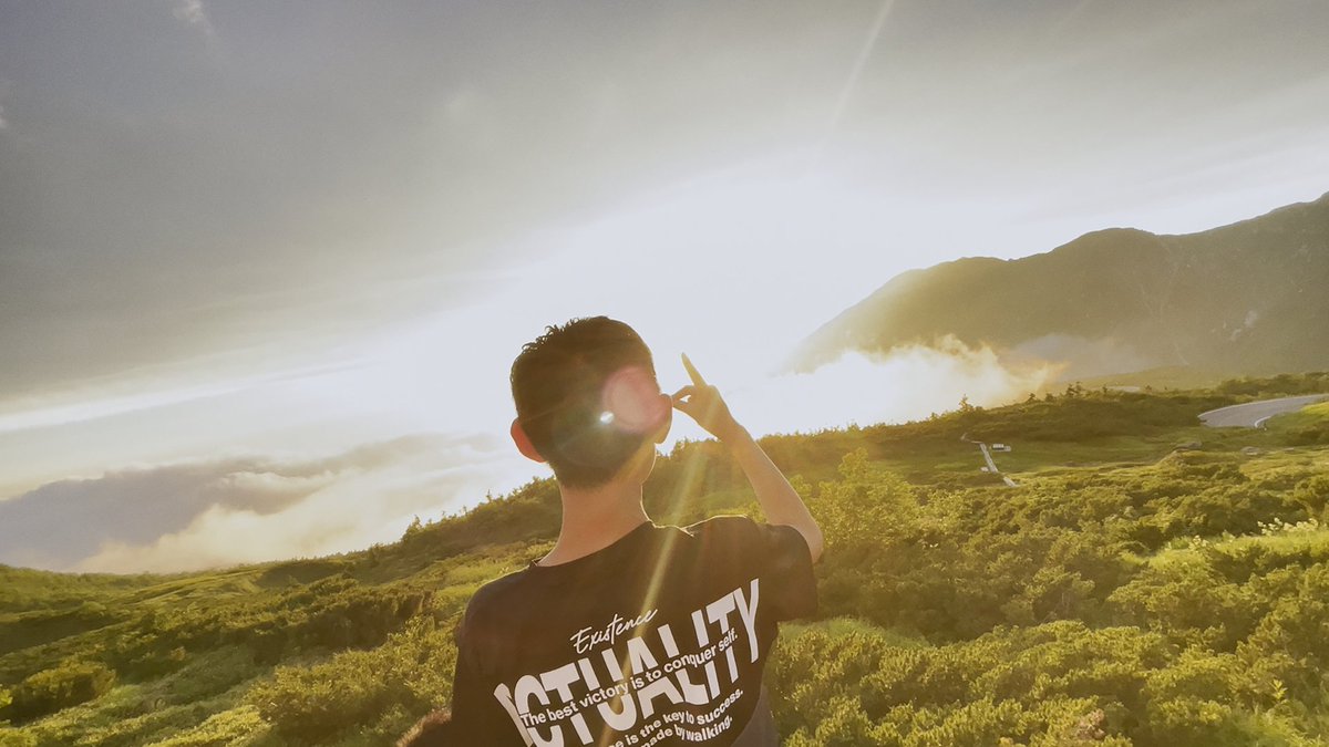 🏆第34回日本映画批評家大賞🏆

人間力が試されるドキュメンタリーにおいて、真摯に子供達に向き合い、ピュアで無欲な作品を生み出した、という点が評価され、『大きな家』が見事、ドキュメンタリー賞に輝きました👏

jmcao34.org

#大きな家　#日本映画批評家大賞