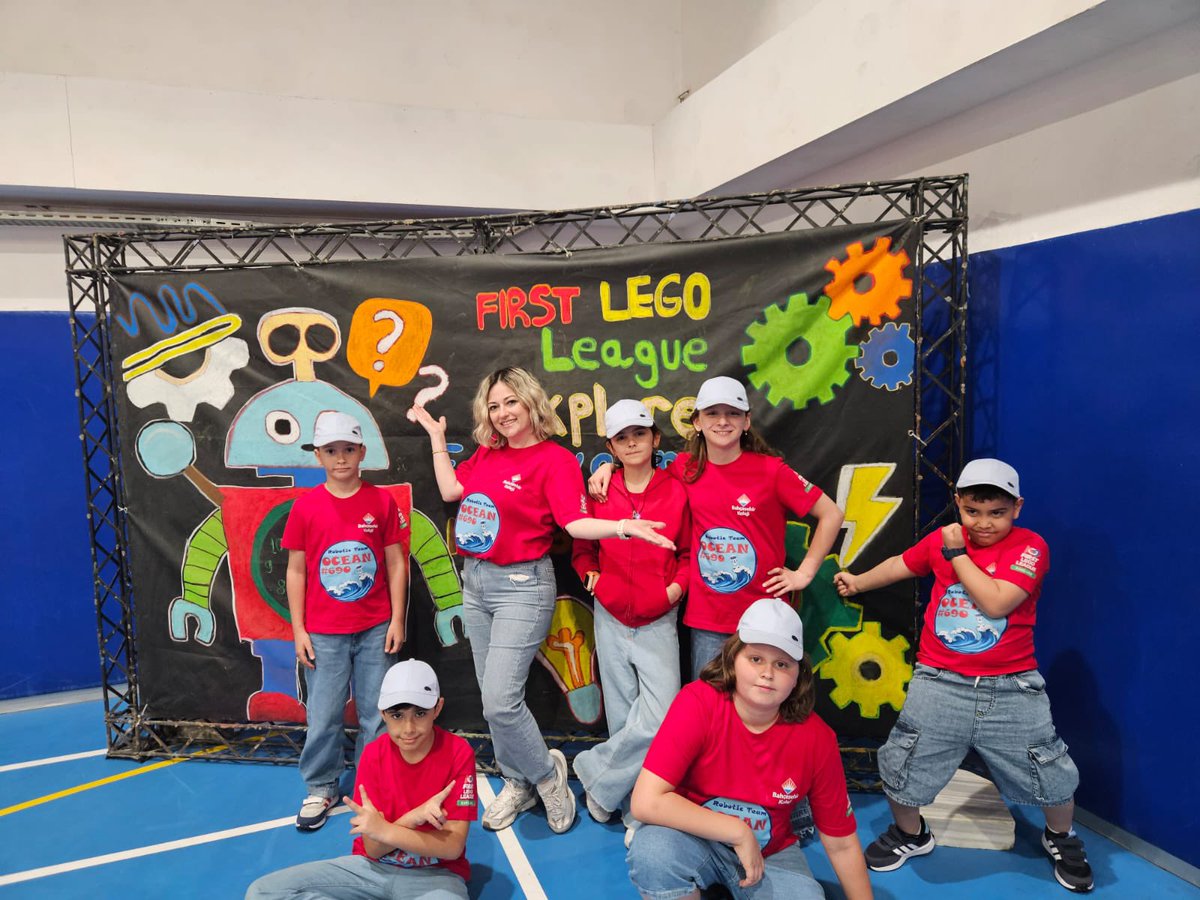 Robotik takımı öğrencilerimiz İstanbul'da düzenlenen First Lego League Submerged  Robotik festivalinden kupalarıyla döndüler.✨️🏆✨️

 Öğrencilerimizi tebrik eder,  başarılarının devamını dileriz. ❤️💙