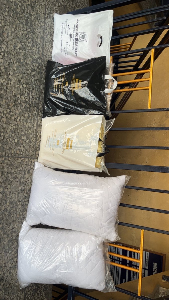 Cici_akanke's tweet image. New here? Not really, just reintroducing your favorite plug for cozy bedding, plush towels, blankets, Tilts, comforter and curtain installs that transform your space into a Home.
I’m Akanke, your comfort curator and ceo worosirowo 😂
Wa.me/09021568000