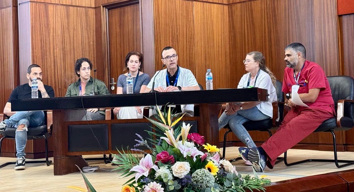 Comienza la Mesa I: INNOVACIÓN Y SEGURIDAD DE PROCEDIMIENTOS CLÍNICOS en las III Jornada de Investigación, Innovación y Transferencia de Conocimiento del #CHUNSC
#DiaInternacionalDeLaEnfermera
💪🏼💪🏼💪🏼💪🏼 #somosHUNSC #somosCHUNSC
<a href="/UGC_HUNSC/">UGC_HUNSC</a>