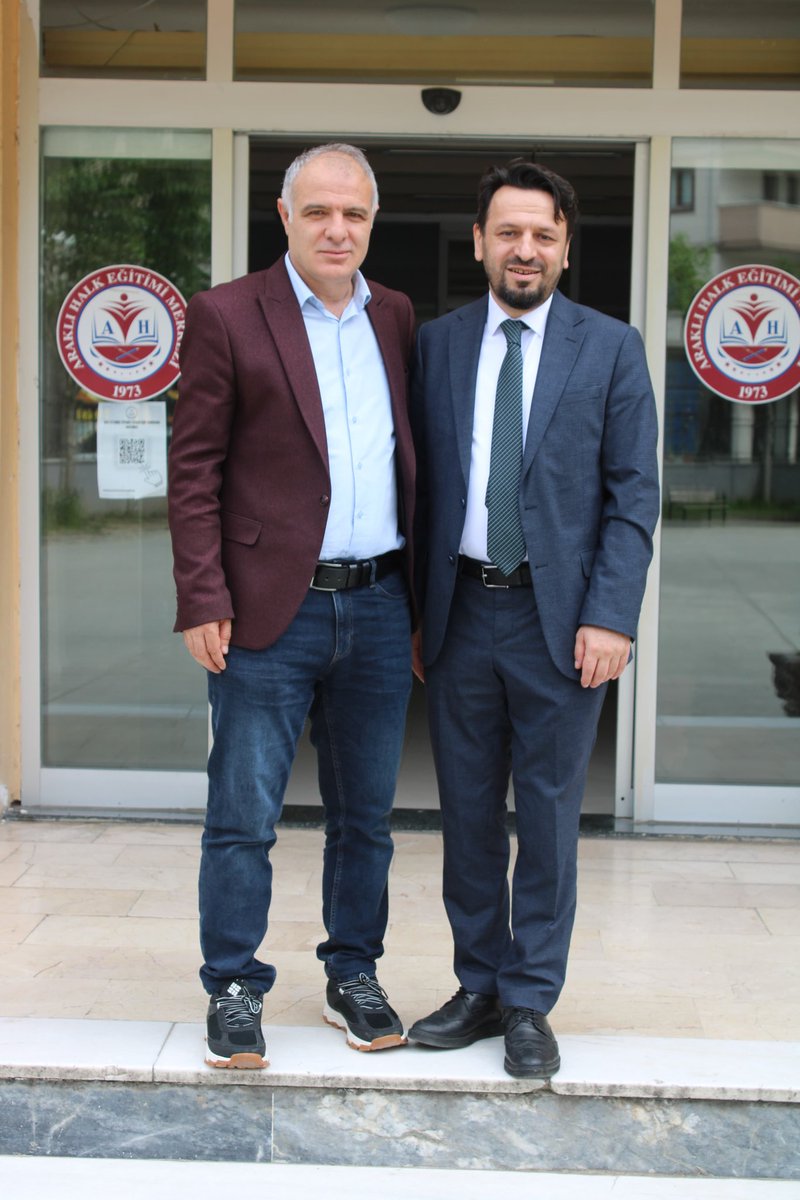 ofhalkegitimi's tweet photo. Müdürümüz @mssahin_ @Araklihem ziyaret ederek yürütülecek projeler ile ilgili görüşme yapıldı. https://t.co/b9w2I2z1sS