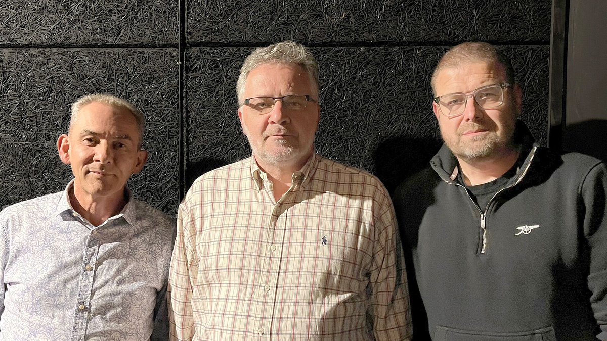 Paměť národa (@pametnaroda) on Twitter photo Jak Donald Trump mění Ameriku? A jak to celé skončí? V dalším díle <a href="/Dobrovsky_Sidlo/">Dobrovský&Šídlo podcast</a> o tom mluvíme s komentátorem a někdejším diplomatem v USA Martinem Weissem.
magazin.pametnaroda.cz/audio-video/ds… Jak Donald Trump mění Ameriku? A jak to celé skončí? V dalším díle <a href="/Dobrovsky_Sidlo/">Dobrovský&Šídlo podcast</a> o tom mluvíme s komentátorem a někdejším diplomatem v USA Martinem Weissem.
magazin.pametnaroda.cz/audio-video/ds…