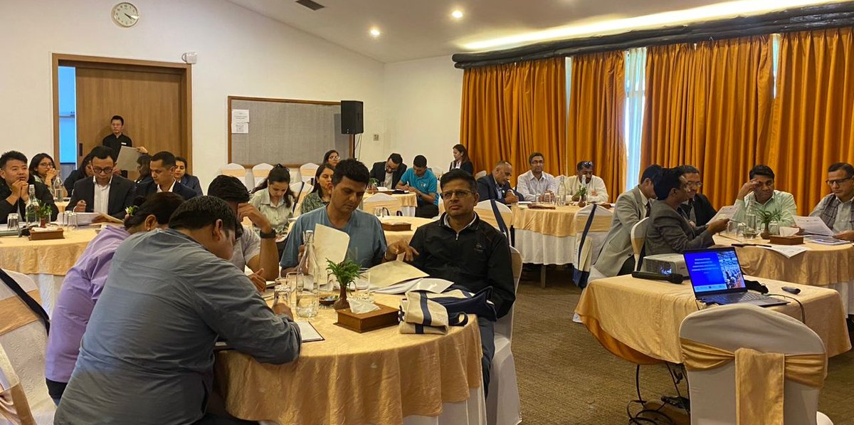 IOMnepal's tweet image. Promoting Fair &amp;amp; Transparent Migration Practices!
IOM Nepal &amp;amp; MoLESS held a 2-day orientation on Ethical Recruitment under #MBHRAsiaProgramme, engaging 34 reps from 15+ govt agencies to strengthen rights-based labour migration &amp;amp; align with global standards. #RegularPathways