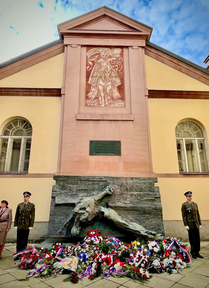 Připomněli jsme si 80 let od konce 2. světové války. Miliony životů byly ztraceny, aby budoucí generace mohly žít ve svobodě. Vážíme si míru, který není samozřejmostí.
