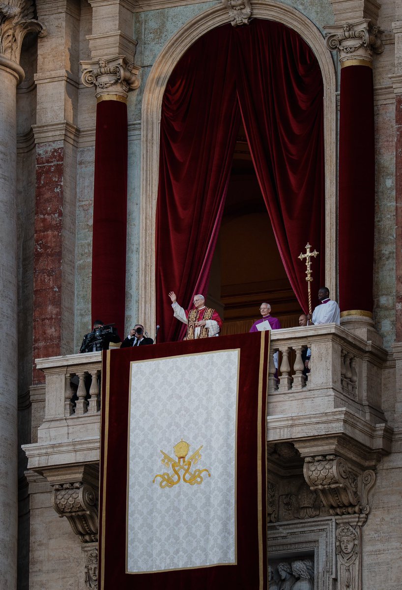 «Somos el pueblo que Dios ha elegido para proclamar las obras poderosas de aquel que nos llamó de las tinieblas a su luz admirable». Papa León XIV.