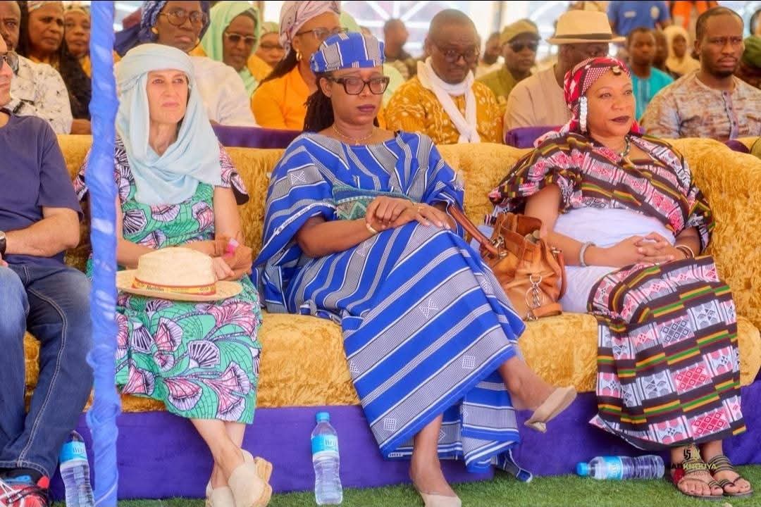 SNU_Niger's tweet image. Du 10 au 18 mai 2025 à Birni N’Gaouré, et en prélude à la Journée nationale de la femme nigérienne (13 mai), le @SNU_Niger à travers le @PnudNiger appuie la 2e Foire des femmes transformatrices.
+500 exposantes du Niger & du Burkina ont présenté leur savoir-faire.
5 ministres…