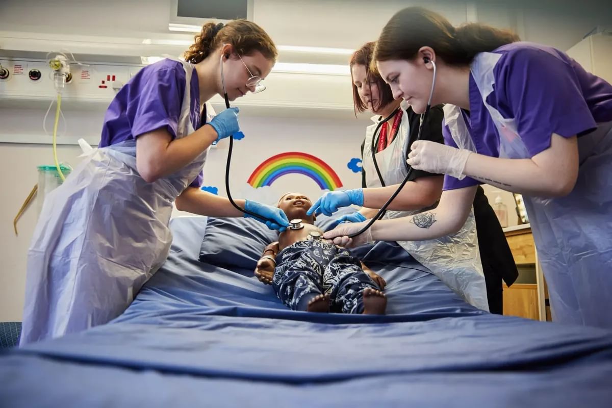 It's #InternationalNursesDay, a time to recognise the compassion, resilience, expertise, and unwavering dedication of the University's student and staff nurses🧑‍⚕️

Thank you for the difference you make every day🙏