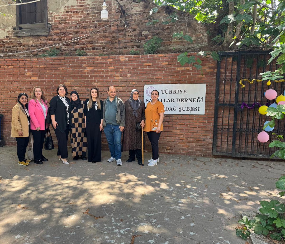 akkadintekirdag's tweet photo. "İl Kadın Kolları Başkanımız Yeliz Ergin,  Başkan Yardımcılarımız  ile birlikte, Engelliler Haftası dolayısıyla, Türkiye Sakatlar Derneği Tekirdağ Şubesi tarafından düzenlenen kermesi ziyaret ettik. 
 Bu anlamlı etkinlikte, engelli bireylerin topluma kazandırılması ve farkındalık oluşturulması adına yapılan çalışmalara destek verdik. Emeği geçen herkese teşekkür ederiz."

@tugbaisikercan
@CKoncagul 
@YelizErgin72826