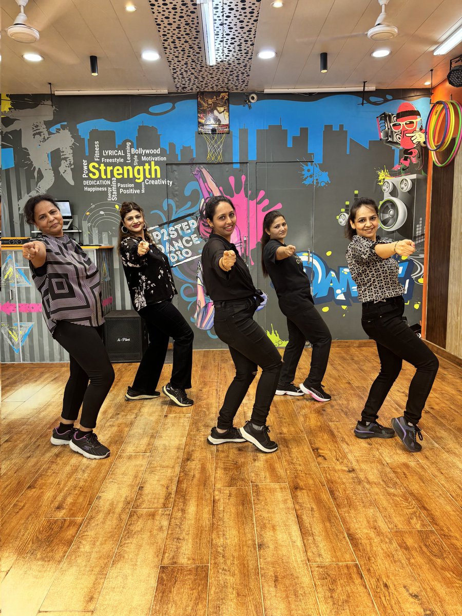 step2stepstudio's tweet image. ✨ Glimpses from the Zohrajabeen Video Shoot ✨

Our amazing Dancing Divas looked so beautiful and danced with full heart and expression.😊

Full video is out now 🎬
@step2stepstudio

#Zohrajabeen #DancingDivas #SummerDanceCamp2025  #DanceInspiration  #Step2StepDanceStudio