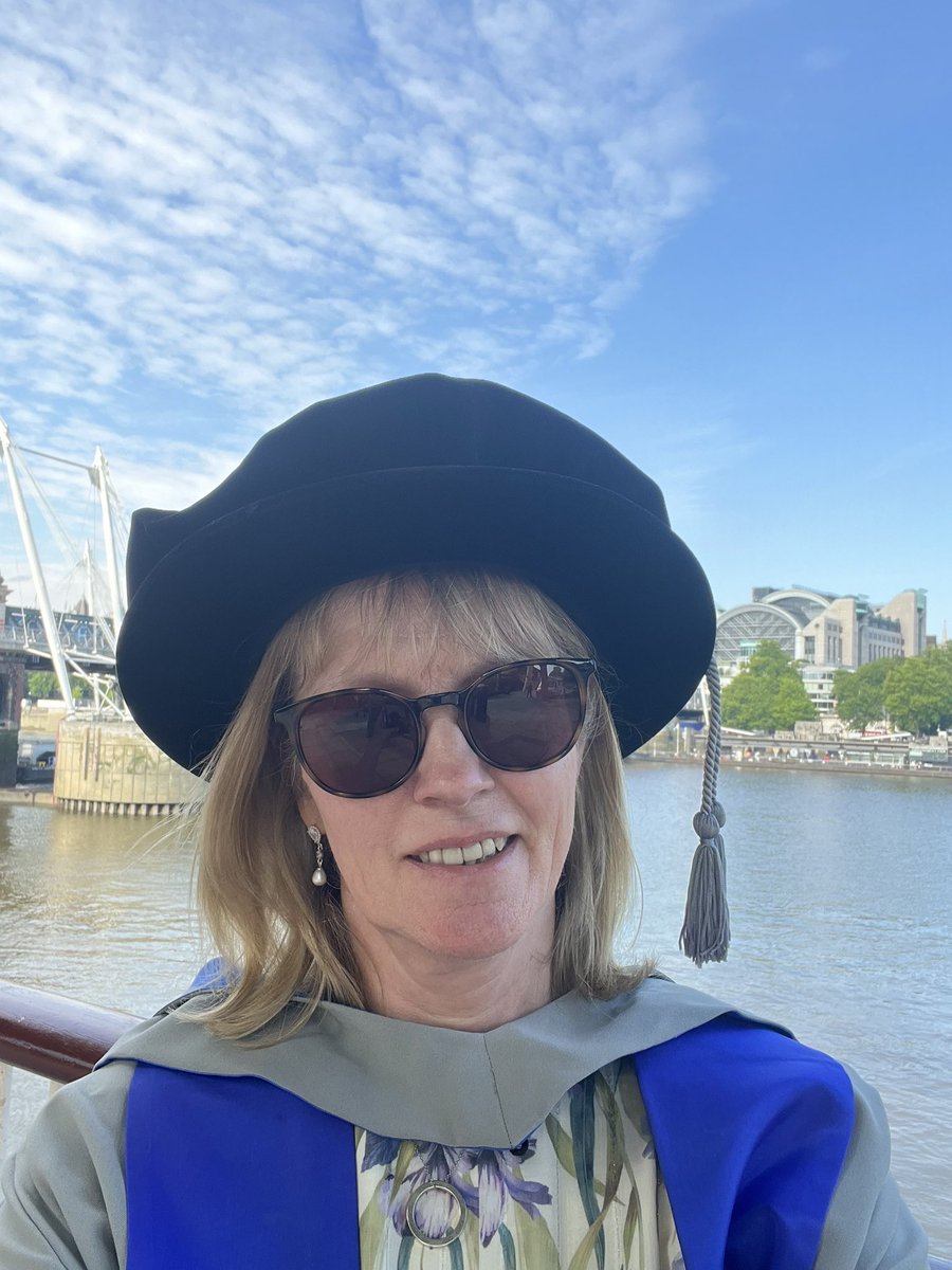 mwbstyles's tweet image. Beautiful day for graduation, London at its best @ucl @IOE_London #EdD