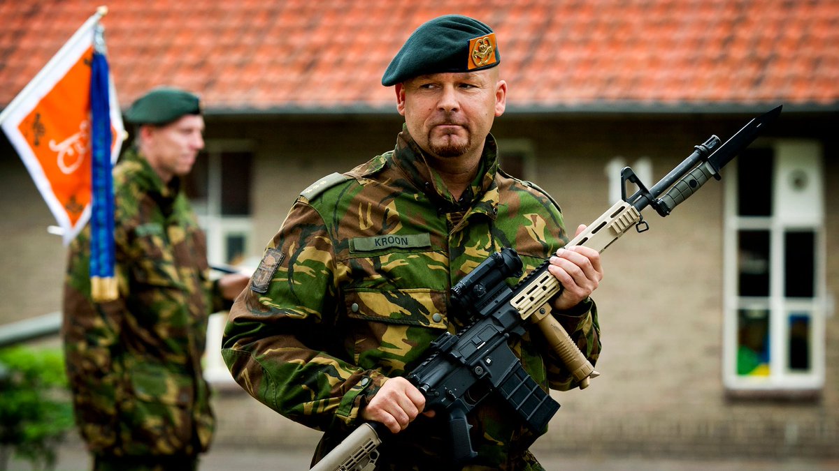 met_f's tweet photo. De enige echte held van dit land. #MarcoKroon. De advocaat Willem #Jebbink is een publieksgeile onbenul dat alleen zijn portemonnee vullen wil #fuckpalestine Hulde Marco.👍 Nunc aut nunquam. https://t.co/1draGCvVXm