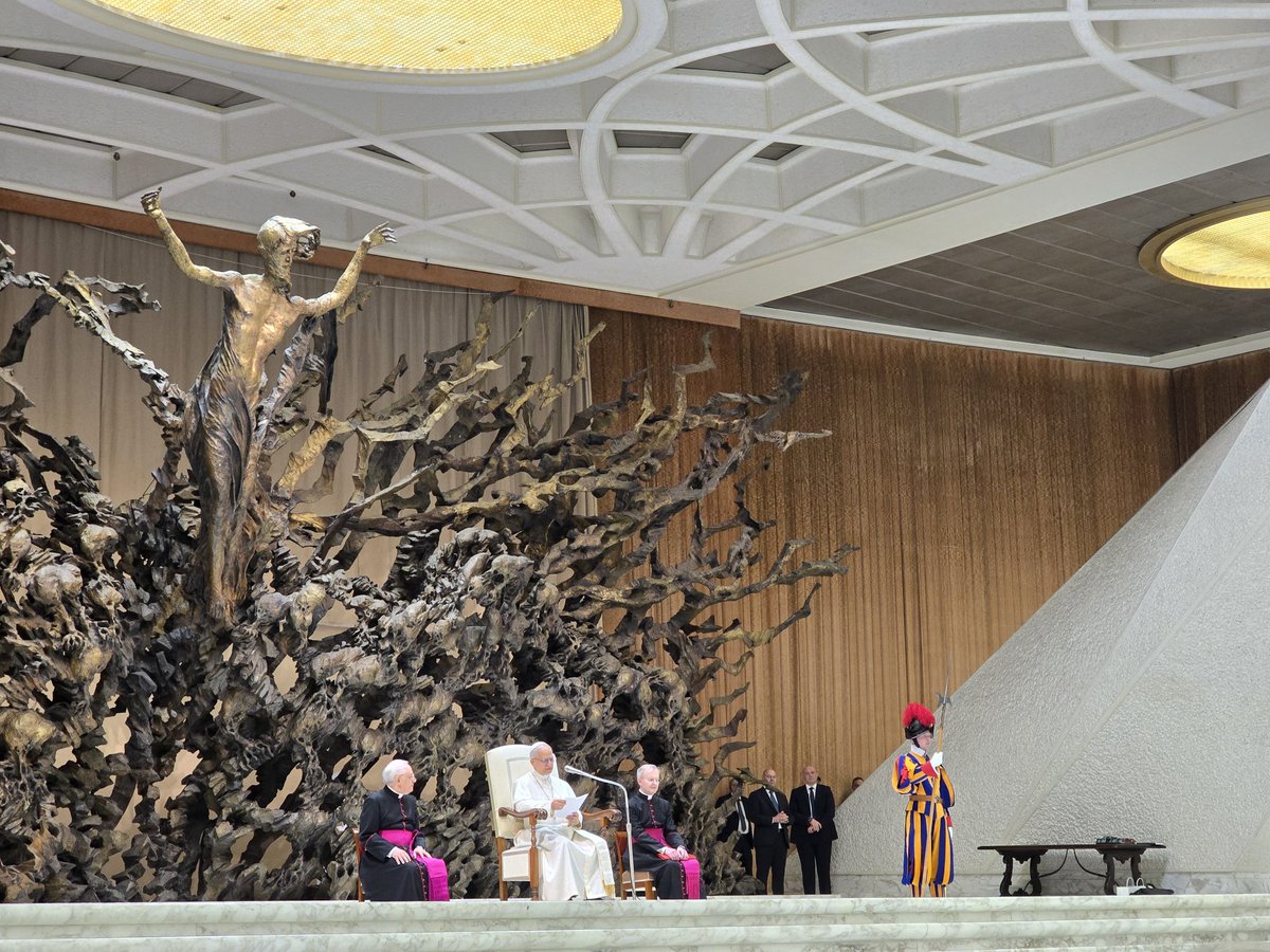 Pope Leo XIV to the media: Let me, therefore, reiterate today the Church’s solidarity with journalists who are imprisoned for seeking and reporting the truth while also asking for their release. The Church recognises in these witnesses – I am thinking of those who report on war