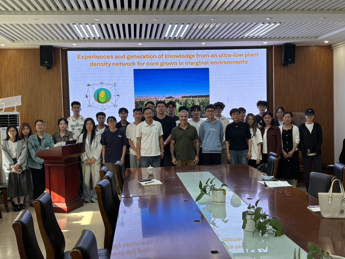 Gustavomaddonni's tweet image. Disertación en la Qingdao Agricultural University (China) acercando conocimiento sobre el manejo del maíz 🌽 en ambientes marginales.