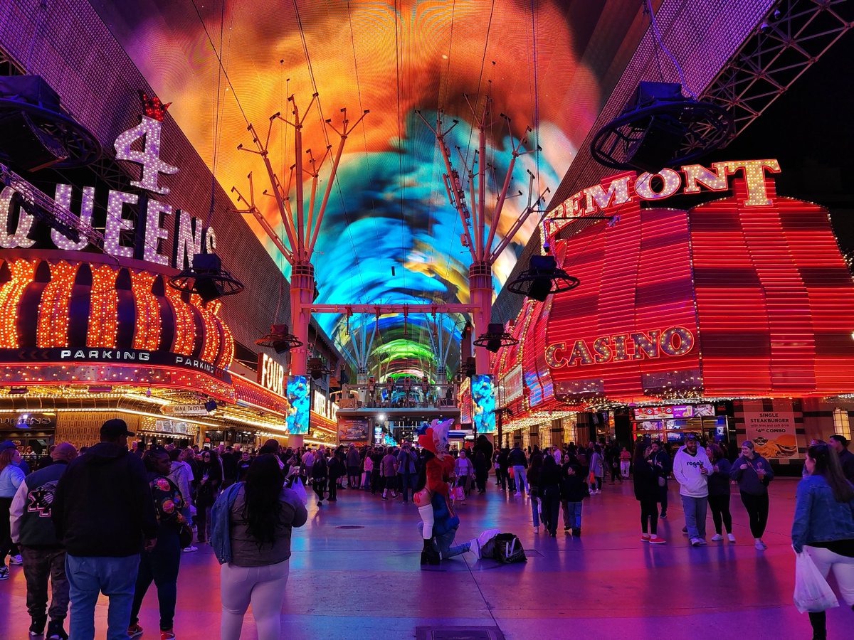 SuCavin84888's tweet photo. Las Vegas is a nice place. https://t.co/7qVELMtEOT
