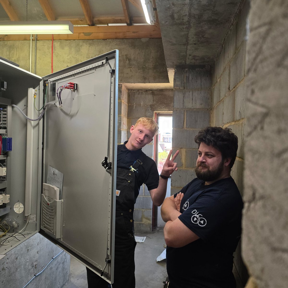 🛠️ Training Days at Direct Lift Co.
We’re proud to be guiding the next generation of lift engineers — raising skills and setting the bar high. 🚀
Because excellence isn’t optional — it’s our standard. 👷‍♂️🔧
#DirectLiftCo #LiftEngineers #EngineeringExcellence #NextGenEngineers