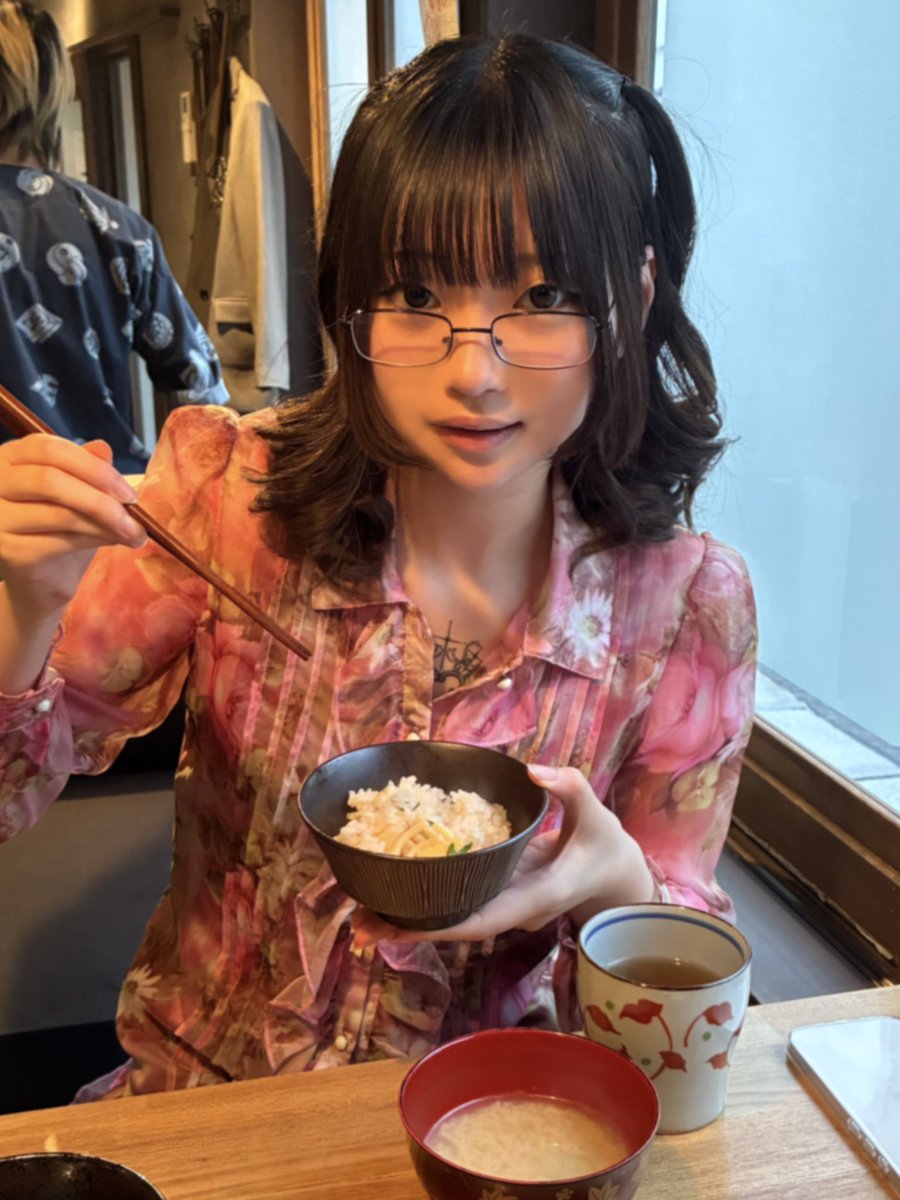 ini (@in2lxq) on Twitter photo 