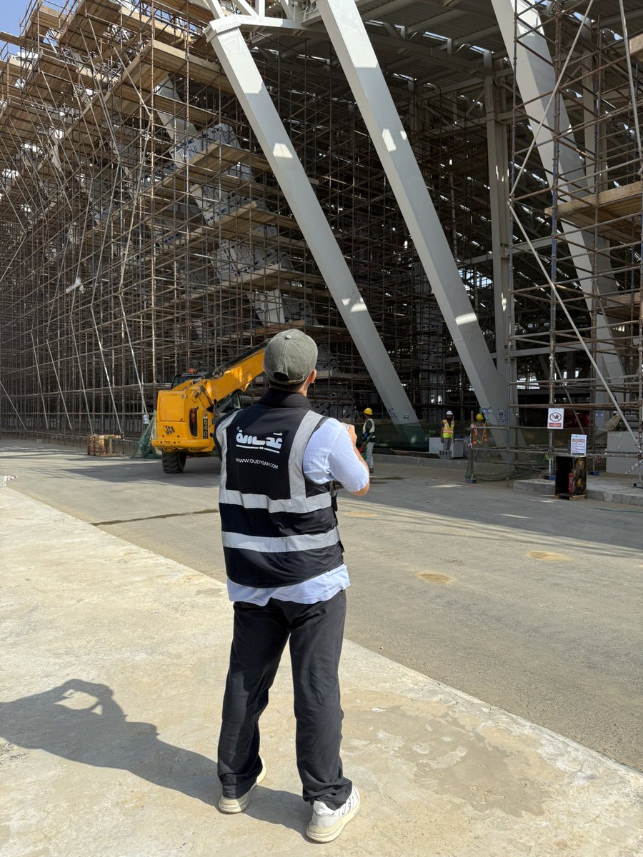 oudysah's tweet photo. سعدنا  بتنفيذ هذا الفيديو الوثائقي القصير، الذي استعرض مراحل تنفيذ مشروع مطار جازان الجديد، وتم عرضه أمام سمو أمير منطقة جازان.

عمل وطني نفخر فيه، وثّقنا خلاله الجهود الكبيرة لتجمع مطارات الثاني وباقي الجهات المنفذة

#عديسة
#مطار_جازان
#وثائقي 
#جازان https://t.co/BpVfcmn9g1