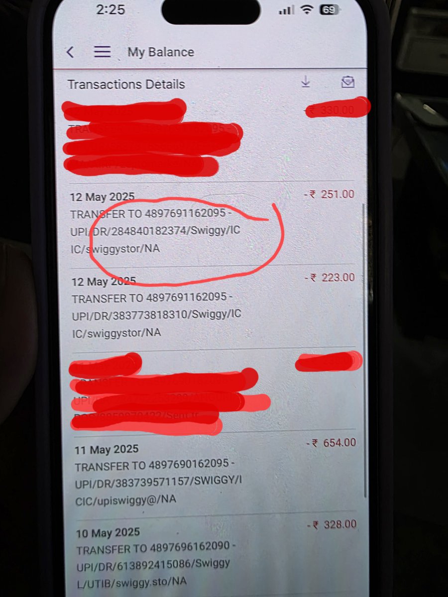 Ritsi82's tweet photo. @SwiggyCares @SwiggyInstamart @Swiggy there s very confusing &amp; misguiding act going on related to refund. I highlightd multiple times in past as well. My paid txn RRN &amp; refund RRN are coming same. Is it correct? As I believe it has to be different else money will never come back. https://t.co/NwNpmPjdrH