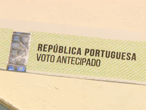 minho_verde's tweet photo. Ontem, dia 11 de Maio, Eu e a minha Esposa, votámos no Ergue-te. Ambos acreditamos que a política em Portugal precisa de voltar ao senso comum! Precisamos de acreditar novamente que somos bons, que temos um futuro e que somos capazes! @PNR_Ergue_te #ErgueTe https://t.co/RTSvceNDc6