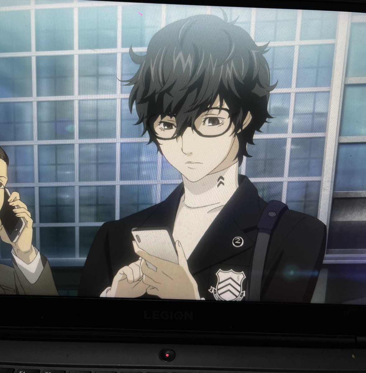 p5r男主太萌了太帅了 而且一些小动作（比如答对题后摸摸后脖子还有打架赢了之后那个招手走路）装装的又帅帅的
就是本人3d眩晕快玩吐了...