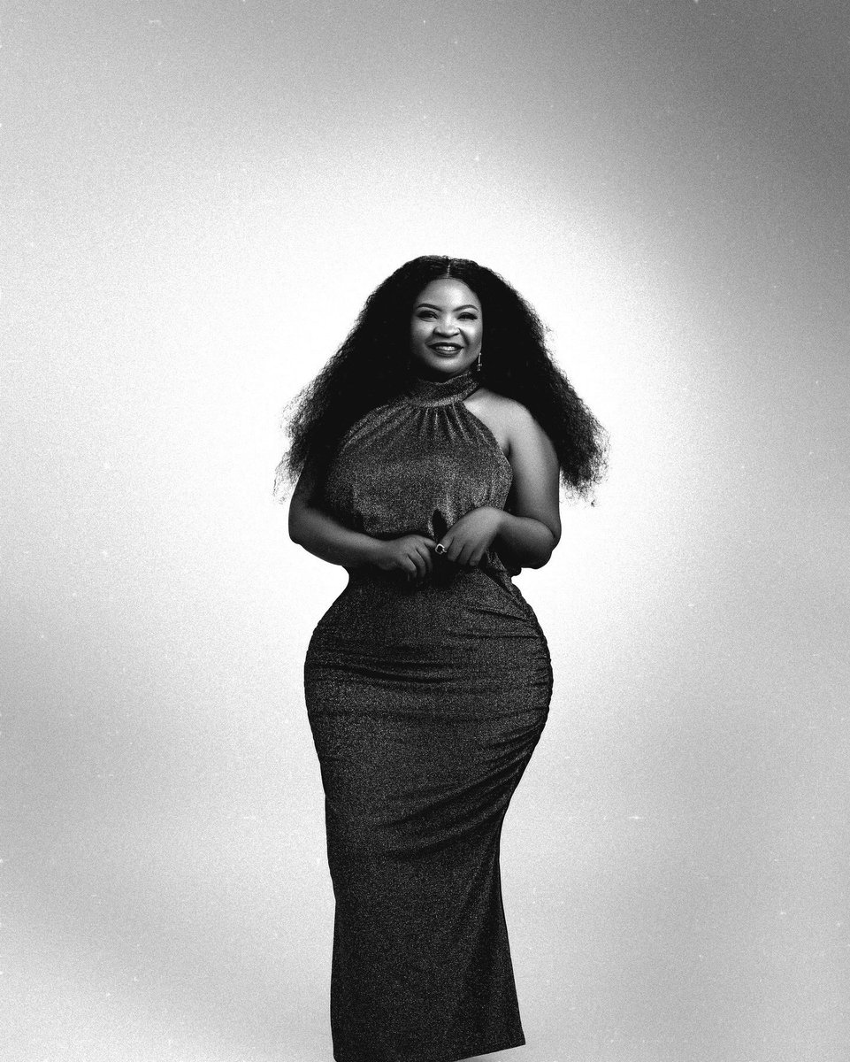 A wolf never comes back without completing his hunt.
Hello new week 🥰😊
#wolfmentality 
#evibeswithbecky