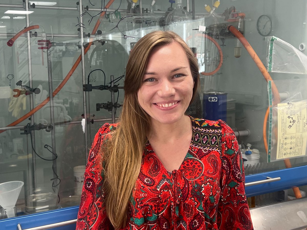 ezc_group's tweet image. The group welcomes Sonia💐 from the Pawlicki group at Jagiellonian University, who will be spending the Scottish summer studying some cool #luminescent organic compounds.🥳 @StAndrewsChem @StAndrewsOsc