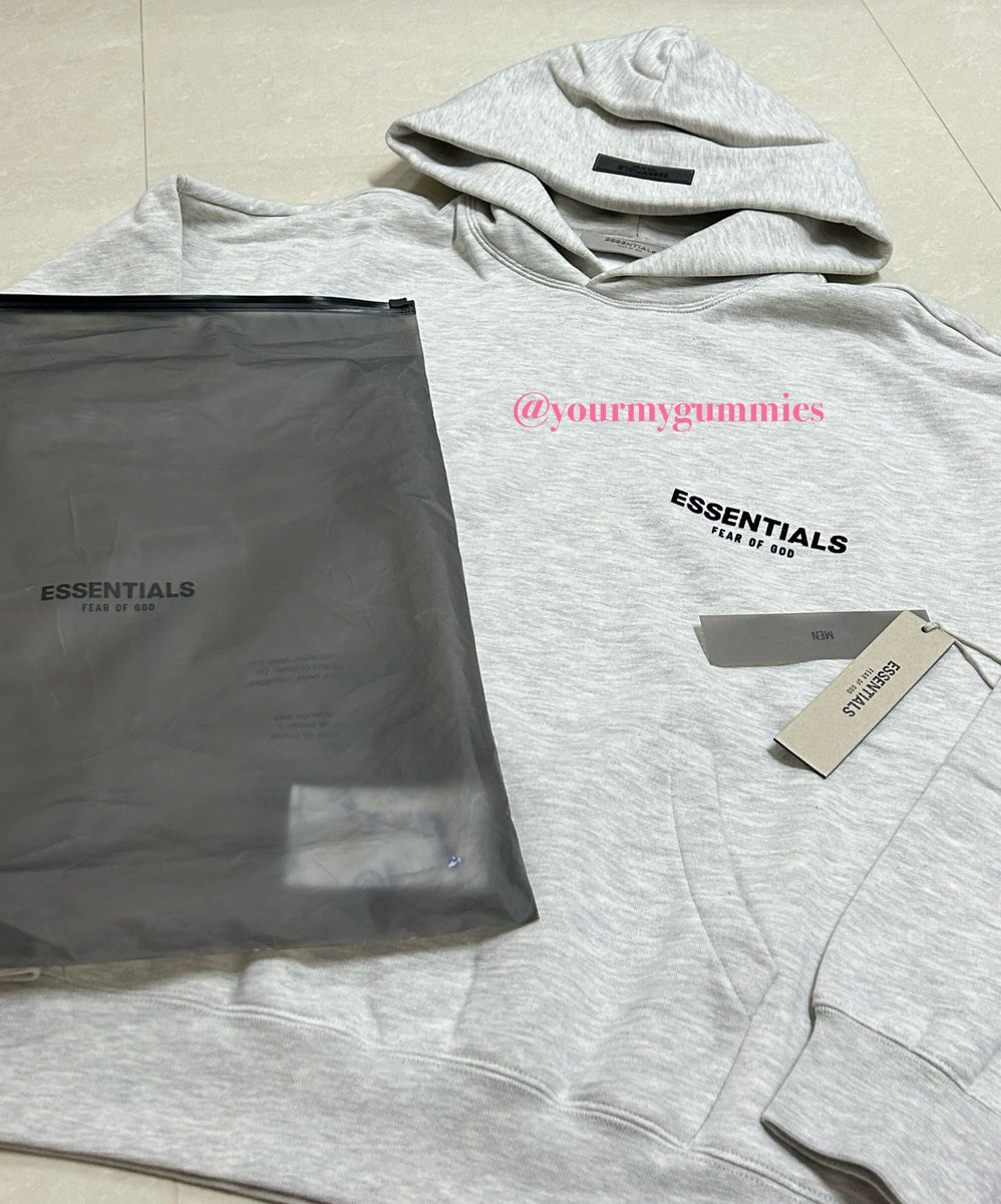 yourmygummies's tweet photo. Essentials hoodie สี light oatmeal (size s) 4590฿ รวมส่ง
ใครสนใจ/อยากได้รายละเอียดเพิ่มเติมทักมาได้นะคะ
ตอนแรกจะสั่งมาใส่เองแต่ไซส์ใหญ่ไปฮะㅠㅠ
#essentialsthailand #essentials #essentialshoodie https://t.co/3nJZf870pJ