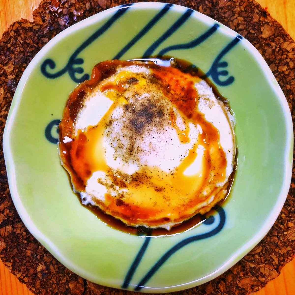 kikutaroid's tweet photo. 蒸し玉子
#タマゴ #たまご #egg
#味の素とオリーブオイル #少々 #ajinomoto_oliveoil #verylittle
#焼豚 #roastpork
#白胡椒 #少々 #whitepepperpowder #verylittle #sprinkle
#microwaveheating
・・・
#蒲焼のタレ #少々 #kabayakusauce #alittle #sprinkle
#お弁当 #bento https://t.co/b3ZwRtVP0f
