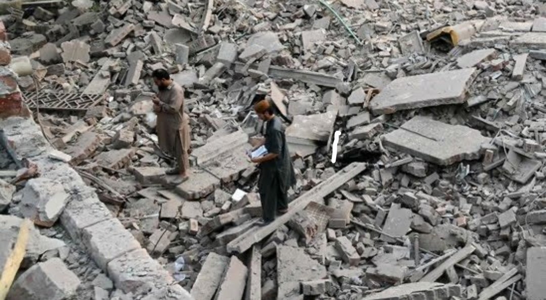 BayAreaBiker's tweet image. Your porki army wears brown pants to hide its brown stains, which only became darker with strikes across PAF airbases.

But go ahead and keep admiring the cowards who drop their arms at the 1st sight of fighting. #SurrenderArmy